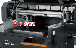 手動で70mmまでの高さ調整が可能なテーブル
