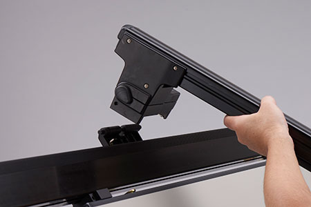 縦レールの取外しはワンタッチ