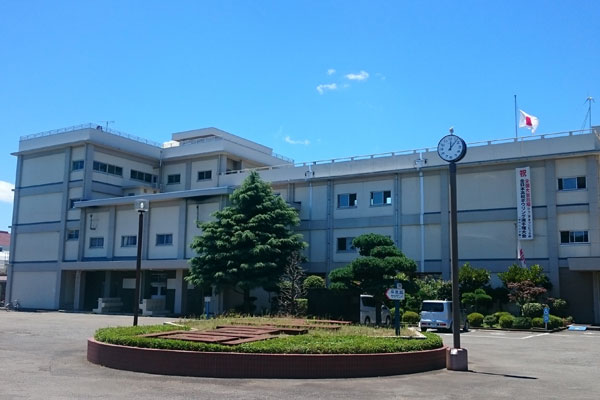 新設の建設科にドラフターと平行定規を導入。設計図を正しく読み、作成する能力を育てる。