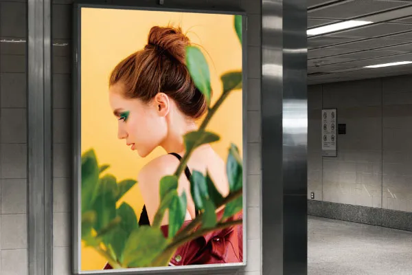 国内唯一の2.6m幅対応　溶剤インクジェットプリンター