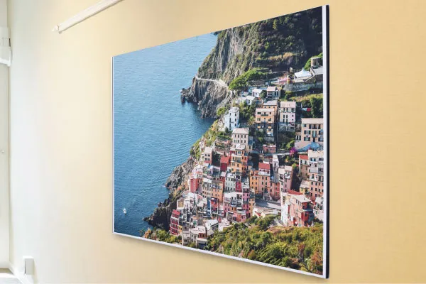 使いやすさと質感表現力にこだわったA2+ サイズ フラットベッドUV LED プリンター