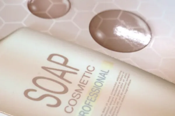 健康リスクに配慮したインク採用 Roll to Roll UV LED プリンター