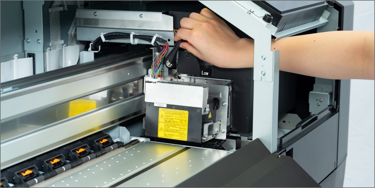 XpertJet 1682UR | MUTOH INDUSTRIES LTD.